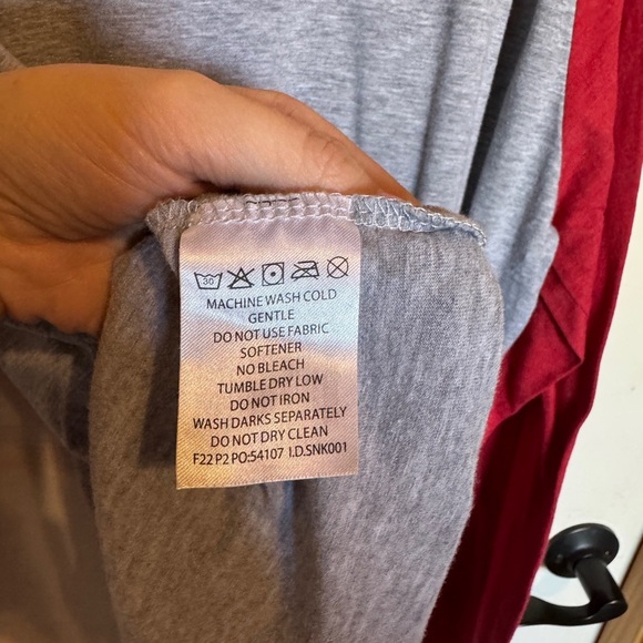 Red and Gray Santa Long Sleeve Shirt Size 2XL - Picture 4 of 4